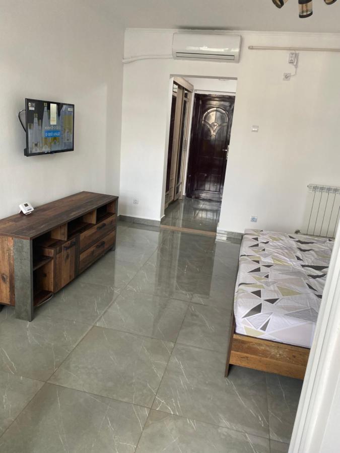 Casa Cojocaru Acomodação com café da manhã Turnu Magurele Exterior foto